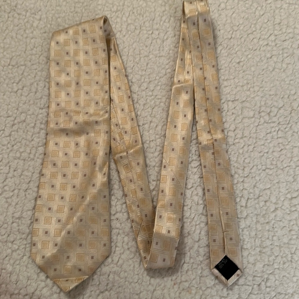 Vivace men’s light gold embossed squares elegant silk dress tie / Box 10-53